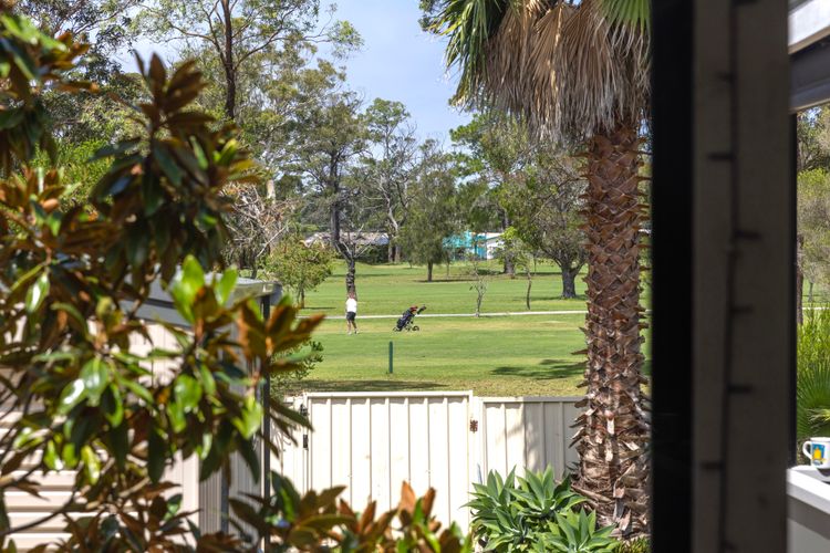 Nordic Fairway – Pet Friendly – 10 mins to Hyams Beach