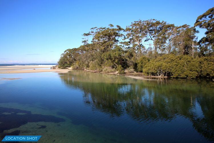 Amazing beach only a few minutes walk away, Close to local golf course
