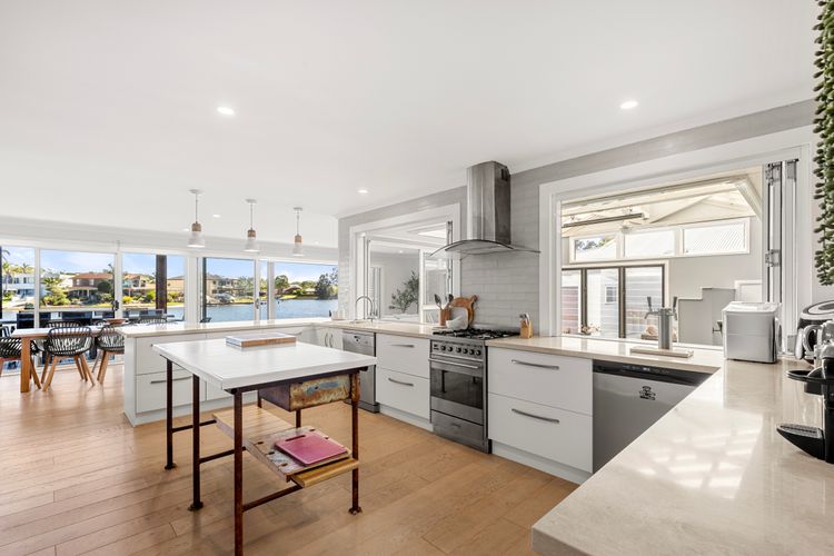 Watersedge – Absolute Waterfront