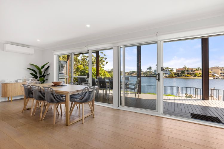Watersedge – Absolute Waterfront
