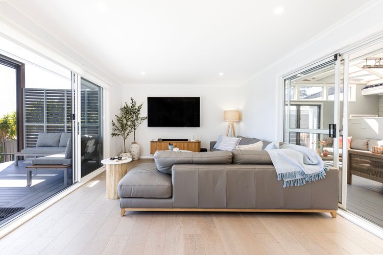 Watersedge – Absolute Waterfront