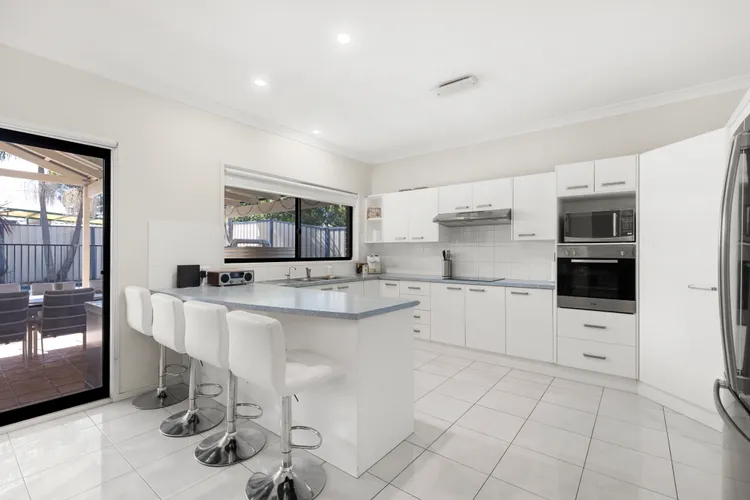 Water Lane – Swimming Pool – 4 Mins Walk to Bay