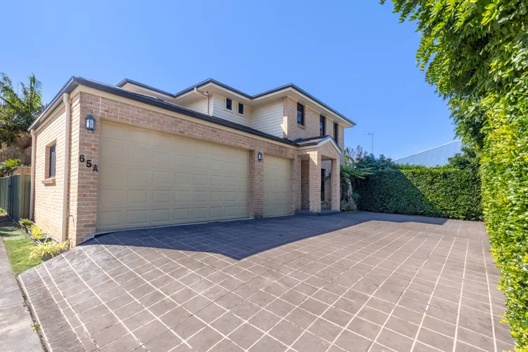 Water Lane – Swimming Pool – 4 Mins Walk to Bay