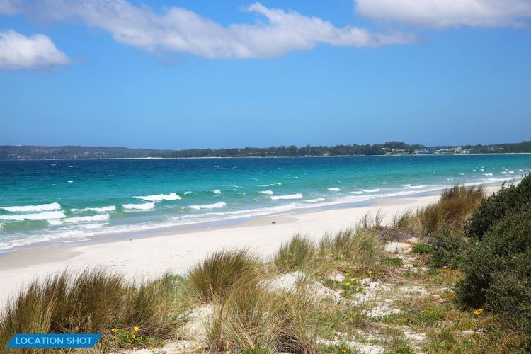 Modern 2 Bed Apartment – 6 Min walk to beach