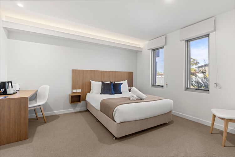 Modern 2 Bed Apartment – 6 Min walk to beach