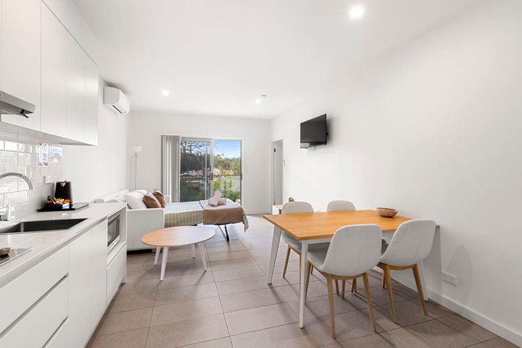 Modern 2 Bed Apartment – 6 Min walk to beach