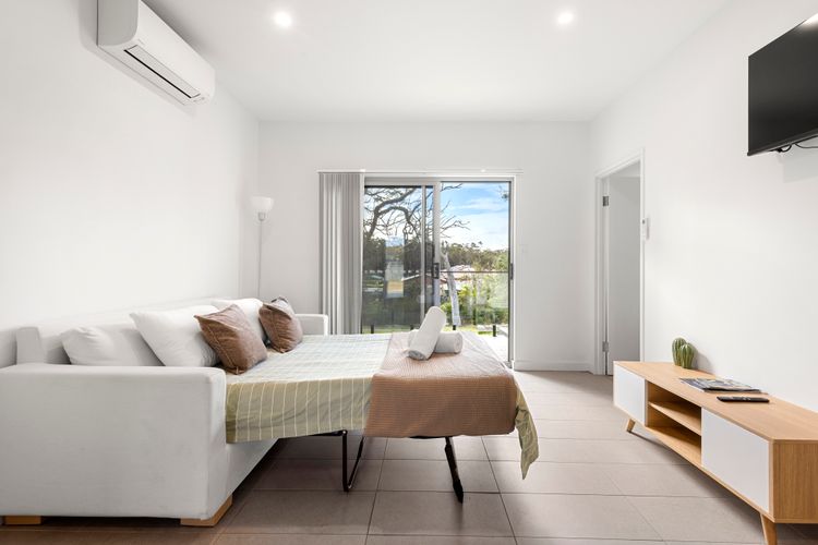 Modern 2 Bed Apartment – 6 Min walk to beach