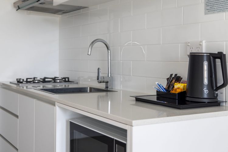Modern 2 Bed Apartment with BBQ – 6 Min walk to beach