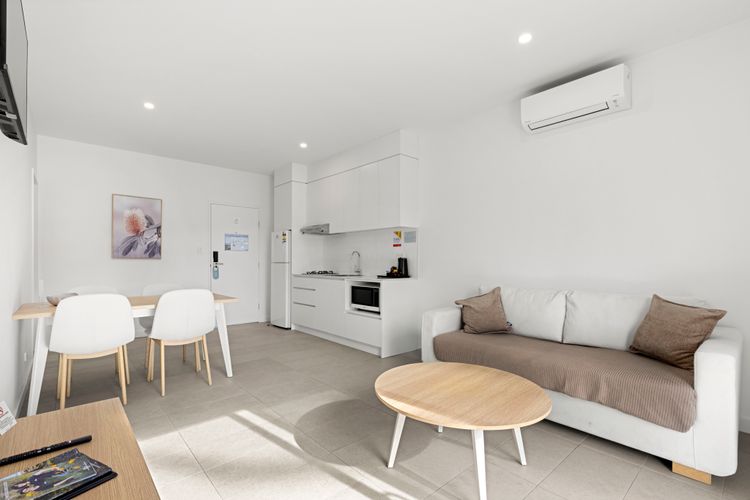 Modern 1 Bed Apartment – 6 Min walk to beach
