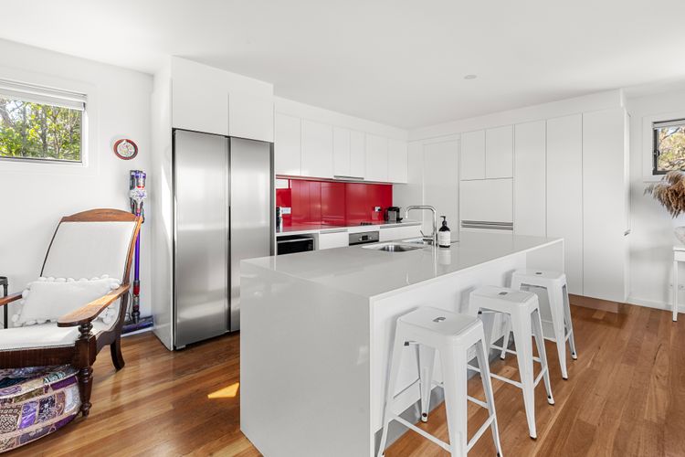 Lakeviews – Pet Friendly with Fireplace