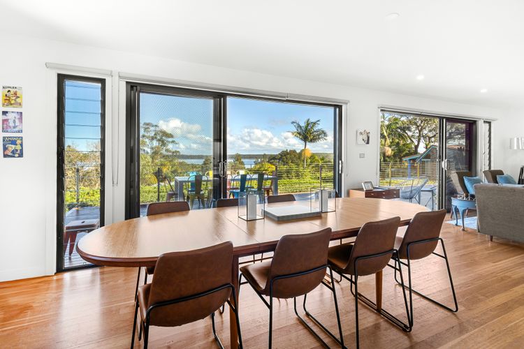 Lakeviews – Pet Friendly with Fireplace