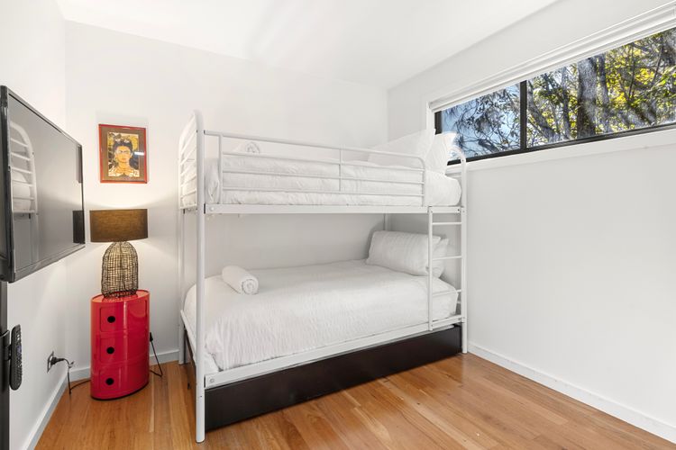 Lakeviews – Pet Friendly with Fireplace