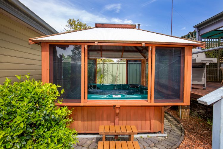 Pax & Coral – Pet Friendly House with Spa