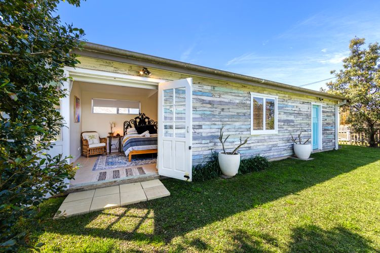 Blue Island – Pet Friendly – 1 Min Walk to Beach