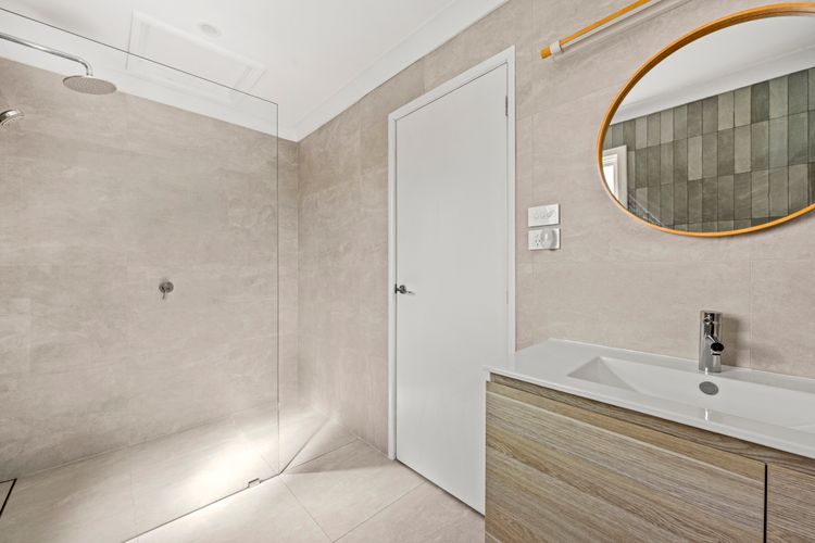 Blue Island – Pet Friendly – 1 Min Walk to Beach