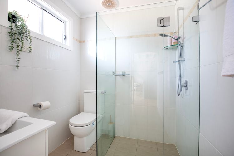 Wavesong on Watts – Pet Friendly with Spa