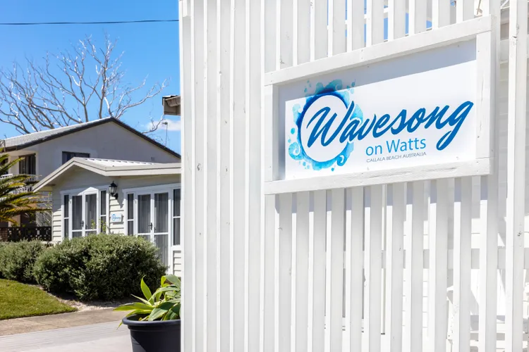 Wavesong on Watts – Pet Friendly with Spa