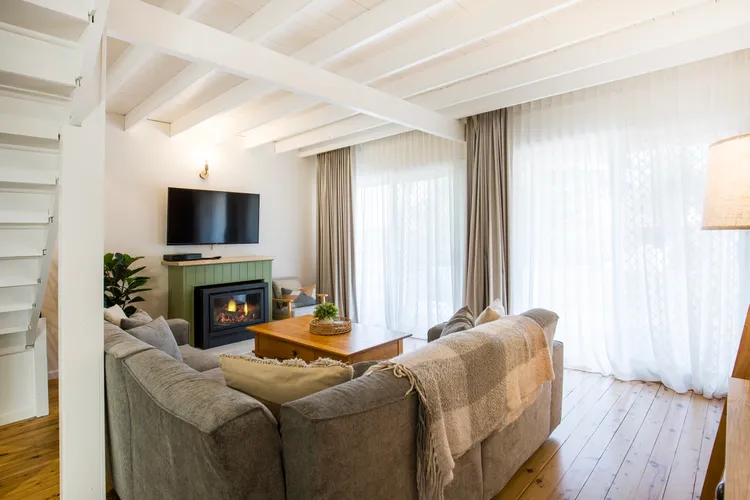 Wavesong on Watts – Pet Friendly with Spa