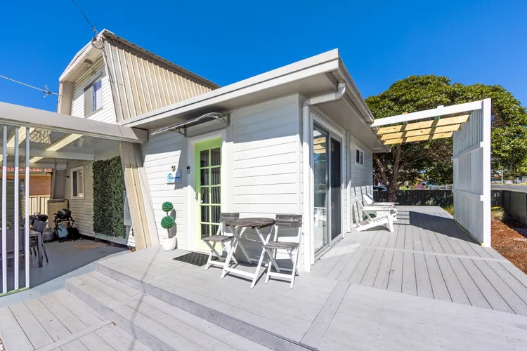 Wavesong on Watts – Pet Friendly with Spa