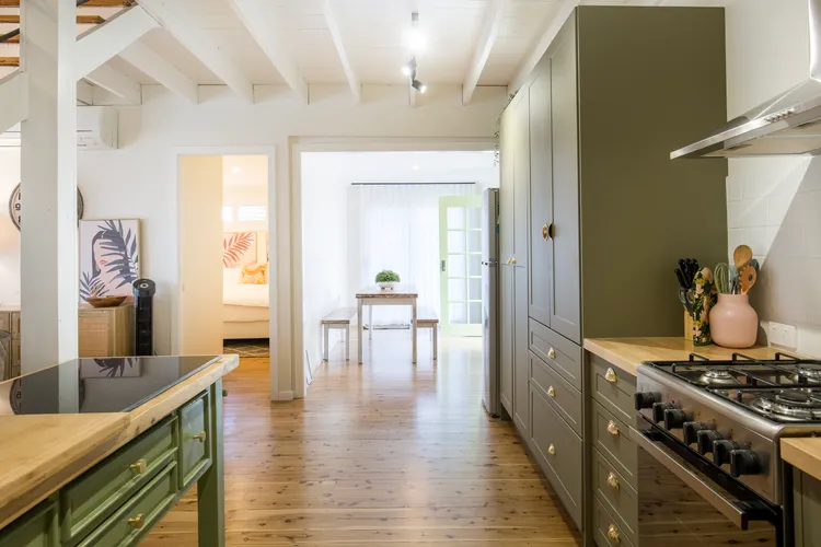 Wavesong on Watts – Pet Friendly with Spa