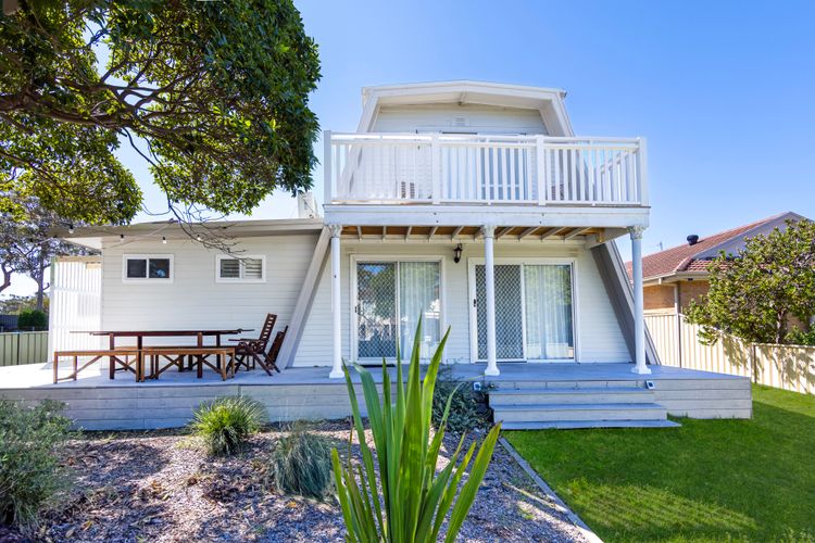 Wavesong on Watts – Pet Friendly with Spa