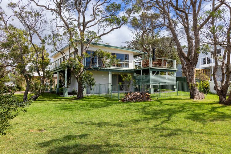 Ocean Echoes – Pet Friendly with Ocean Glimpses