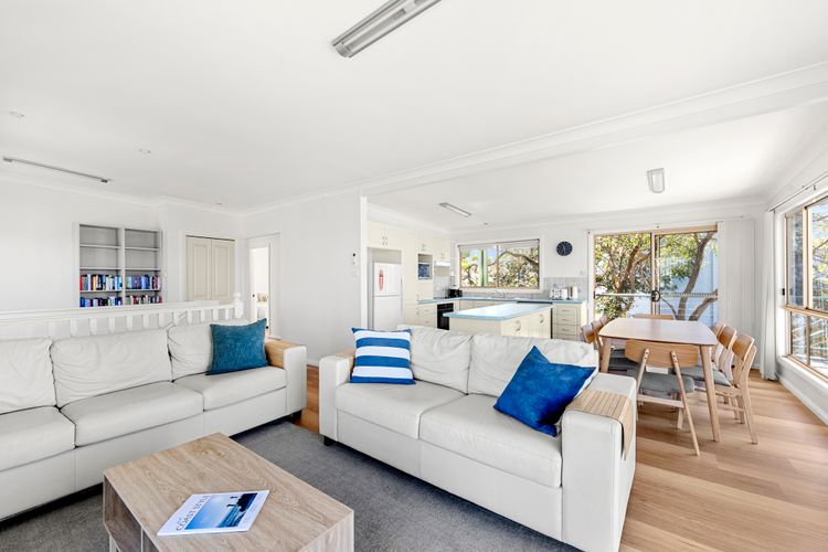 Ocean Echoes – Pet Friendly with Ocean Glimpses