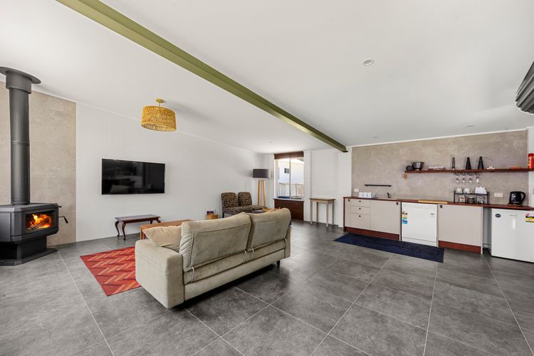 Callala Bay n Beach House – Pet Friendly with Fireplace