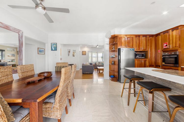 Dolphin Cove – Pet Friendly with Fireplace