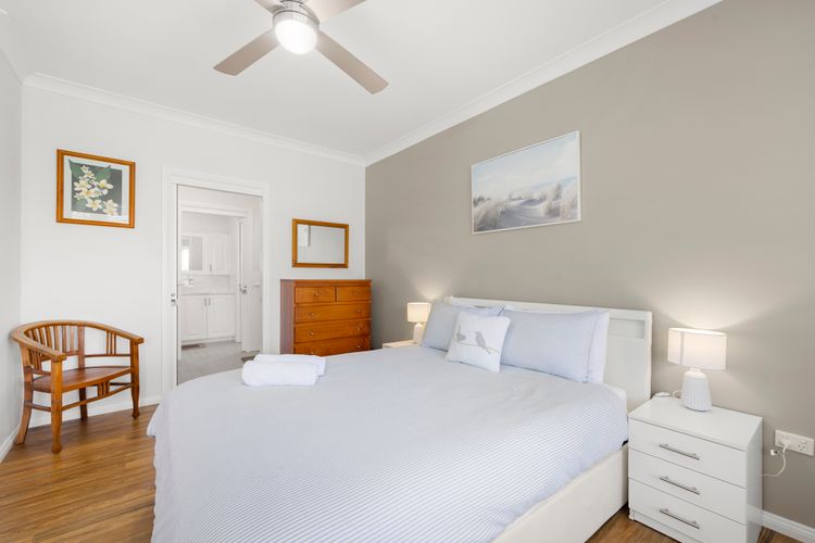 Dolphin Cove – Pet Friendly with Fireplace