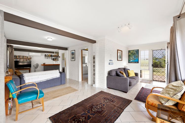 Sandpiper @ Callala Beach – Rustic Retreat
