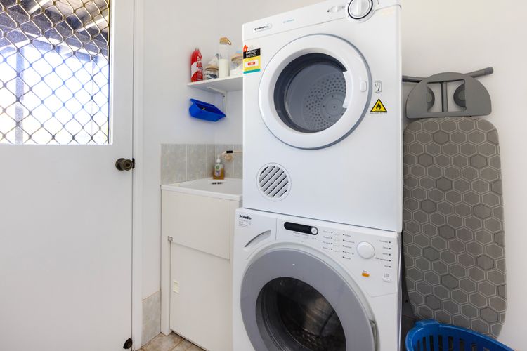 Sandy Adventures – Pet Friendly – 1 Min to Beach