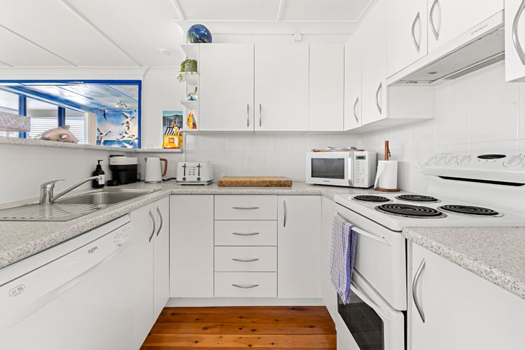 Shelleys – Pet Friendly – Short Walk to Beach