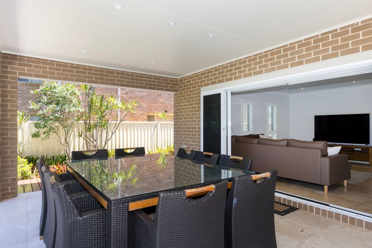 Sunkissed Manor – Swimming Pool – 3 Mins to Beach