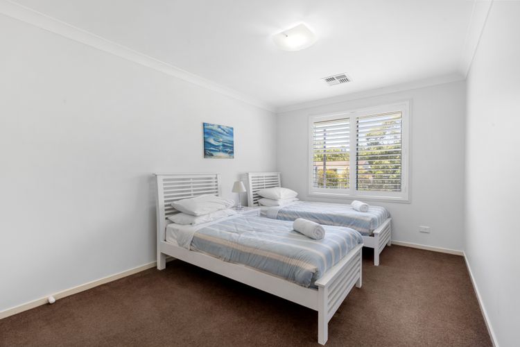 Sunkissed Manor – Swimming Pool – 3 Mins to Beach