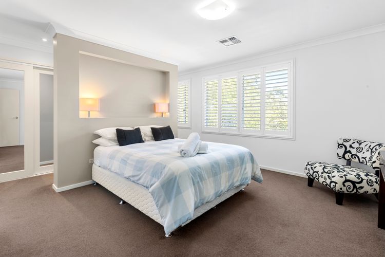 Sunkissed Manor – Swimming Pool – 3 Mins to Beach