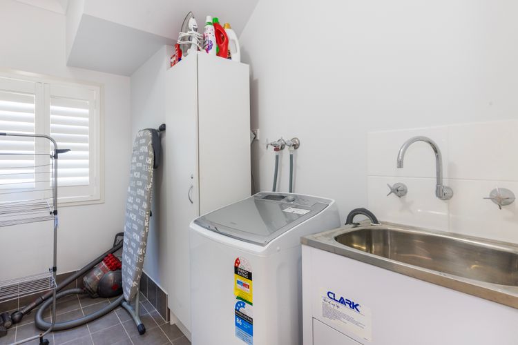Sunkissed Manor – Swimming Pool – 3 Mins to Beach