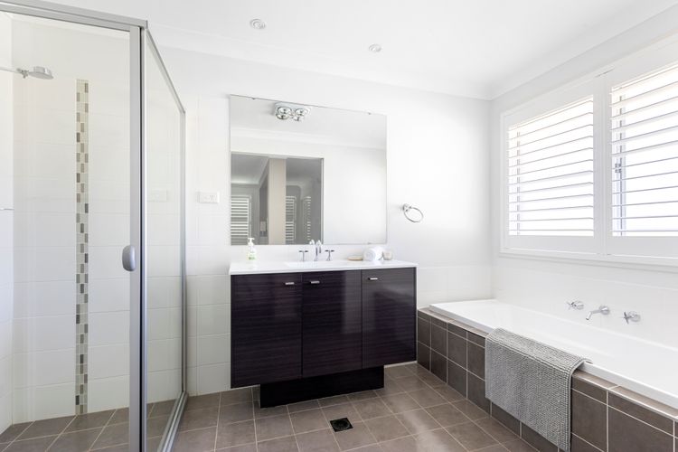 Sunkissed Manor – Swimming Pool – 3 Mins to Beach