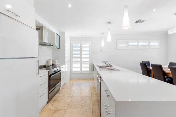 Sunkissed Manor – Swimming Pool – 3 Mins to Beach