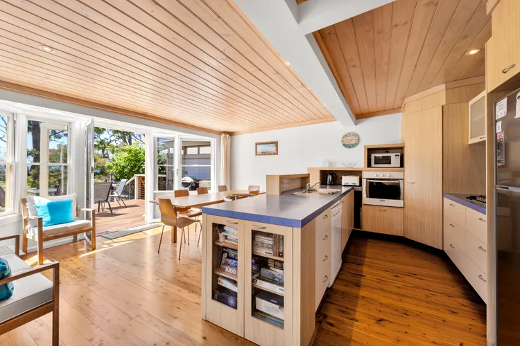 Banksia Cottage – Pet Friendly Waterfront