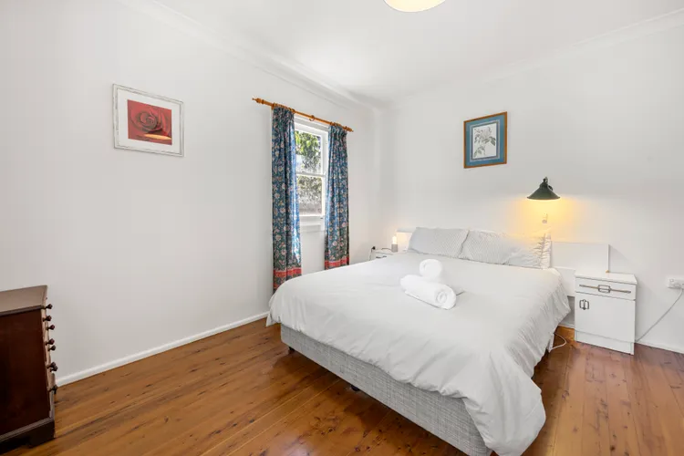 Banksia Cottage – Pet Friendly Waterfront
