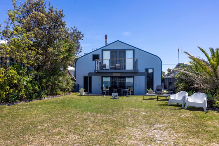 Zara del Mar – Pet Friendly Absolute Waterfront