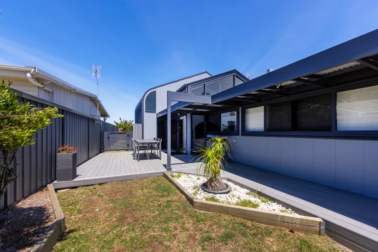 Zara del Mar – Pet Friendly Absolute Waterfront