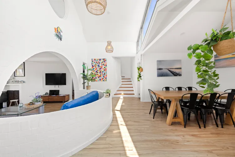 Zara del Mar – Pet Friendly Absolute Waterfront