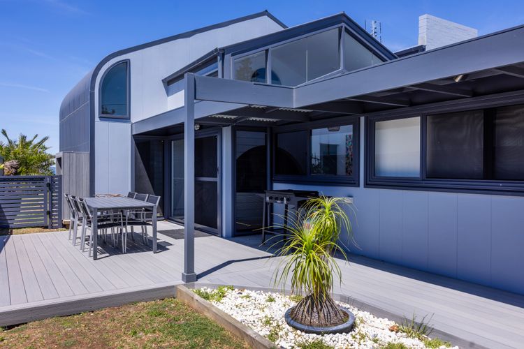 Zara del Mar – Pet Friendly Absolute Waterfront