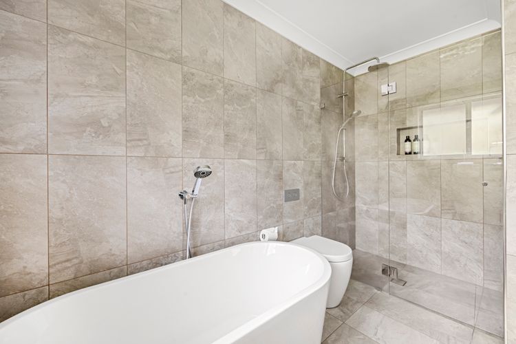 Olive Grove – Pet Friendly with Fireplace