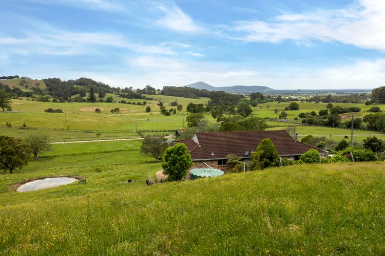 Olive Grove – Pet Friendly with Fireplace
