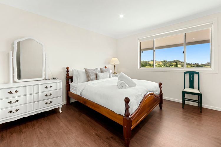 Olive Grove – Pet Friendly with Fireplace