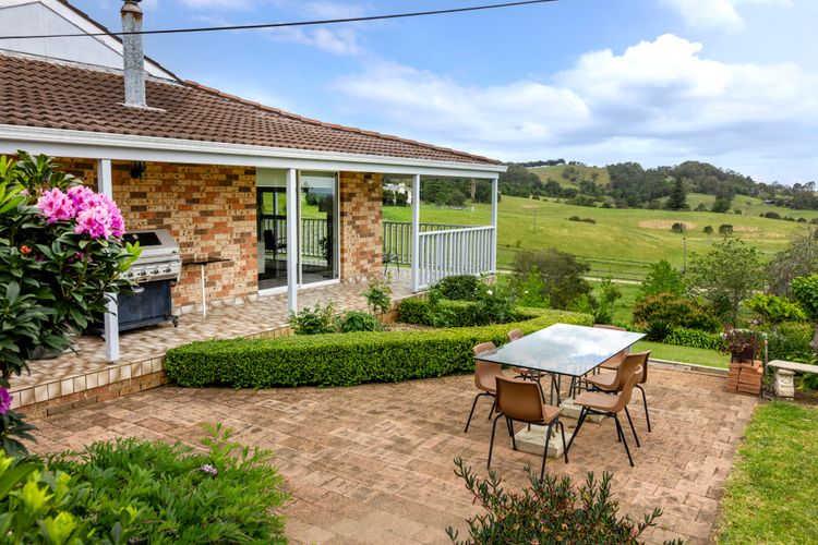 Olive Grove – Pet Friendly with Fireplace