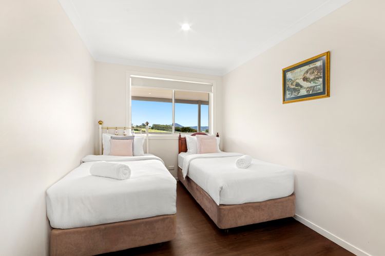 Olive Grove – Pet Friendly with Fireplace